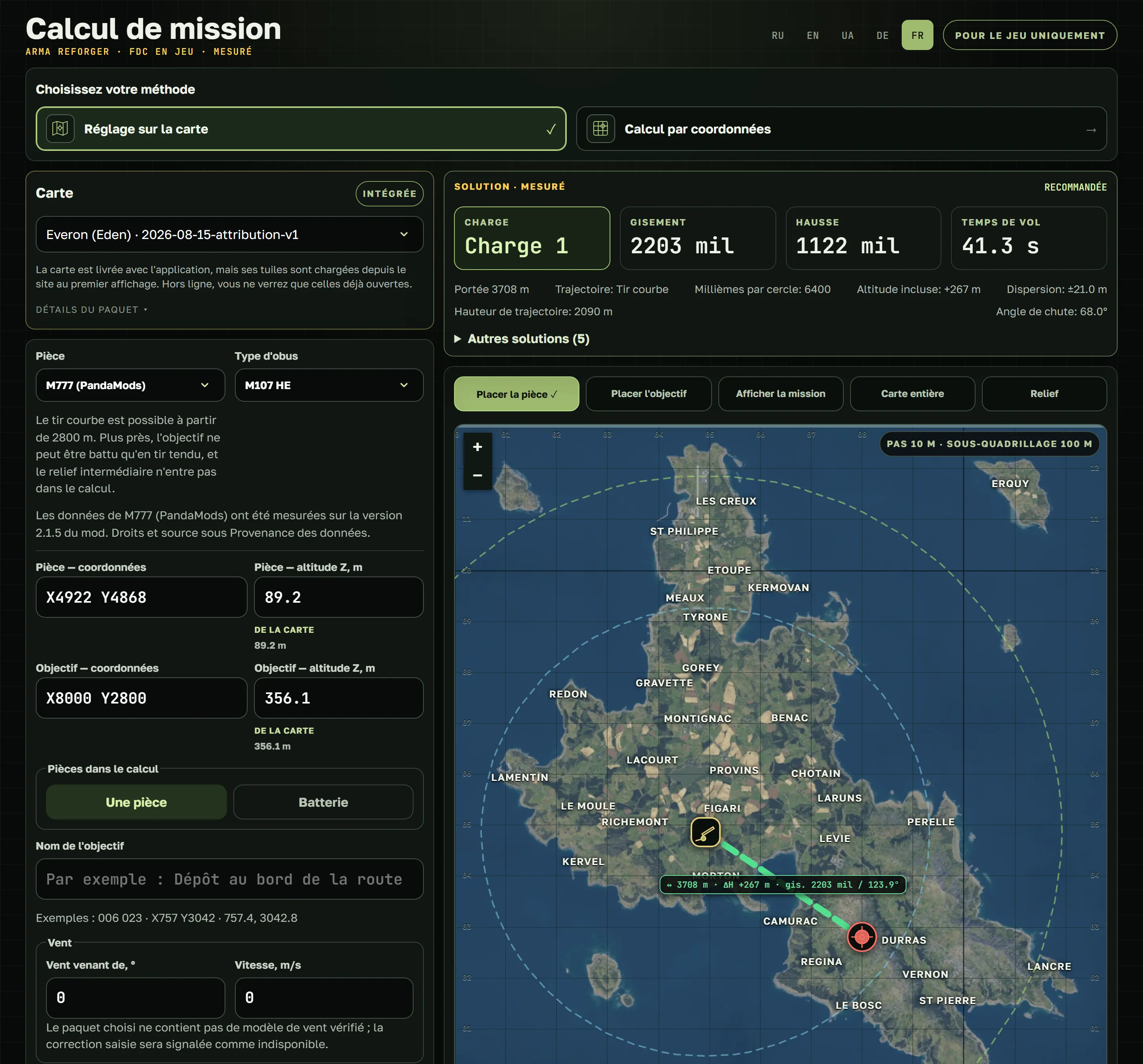 Le calculateur en mode carte sur Everon : la carte avec la pièce, l'objectif et la ligne entre eux, et la fiche de solution avec la charge, le gisement, la hausse et le temps de vol.